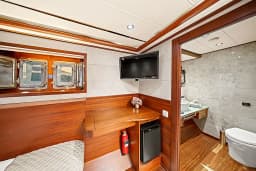 Luxury Sailing Yacht in Split / Port of Split / West Harbour thumbnail 70