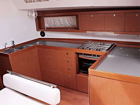 Oceanis 48 in Sukošan / D-Marin Dalmacija Marina - Photo 3