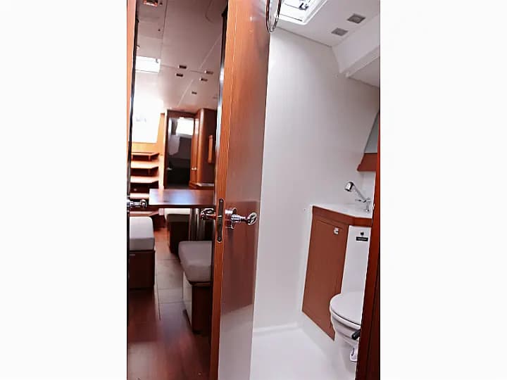 Oceanis 48 in Sukošan / D-Marin Dalmacija Marina - Photo 5