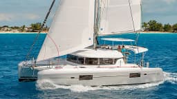 Lagoon 42 in Mallorca / Can Pastilla / Club Maritimo San Antonio De La Playa thumbnail 6