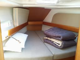 Sun Odyssey 419 in Palamós / Club Nàutic Costa Brava thumbnail 7
