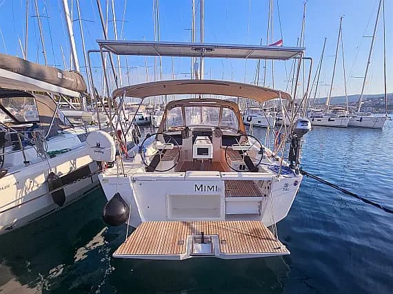Dufour 390 Grand Large in Rogoznica / Marina Frapa - Photo 1