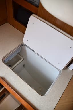 Sun Odyssey 32i in Pula / Tehnomont Marina Veruda thumbnail 10