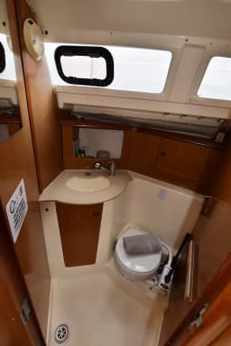 Sun Odyssey 32i in Pula / Tehnomont Marina Veruda thumbnail 5