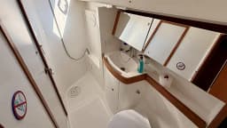 Oceanis 40 in Fethiye / Yes Marina thumbnail 6
