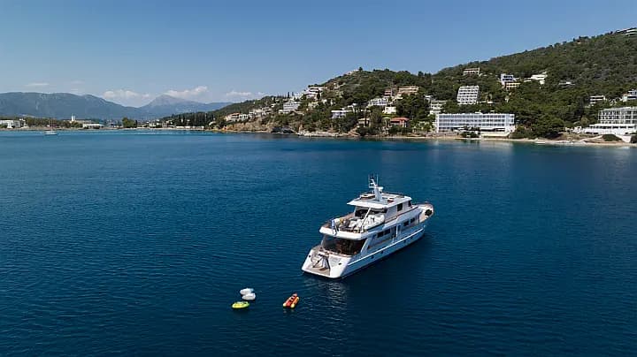 Perama Shipyards 102 in Palaio Faliro / Flisvos Marina - Photo 4