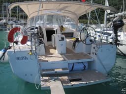 Sun Odyssey 440 in Sicily / Capo d'Orlando Marina thumbnail 6