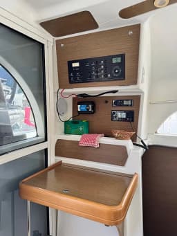 Lagoon 380 in Eden Island / Mahe, Victoria / Eden Island Marina thumbnail 14
