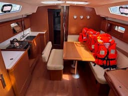 Oceanis 43 in Sukošan / D-Marin Dalmacija Marina thumbnail 2