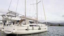Dufour 412 Grand large in Lefkada / Port of Lefkas thumbnail 5