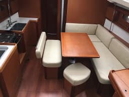 Oceanis 43 in Grenada / St. George's / Grenada Yacht Club thumbnail 2