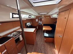 Bavaria C38 in Athens / Alimos Marina thumbnail 6