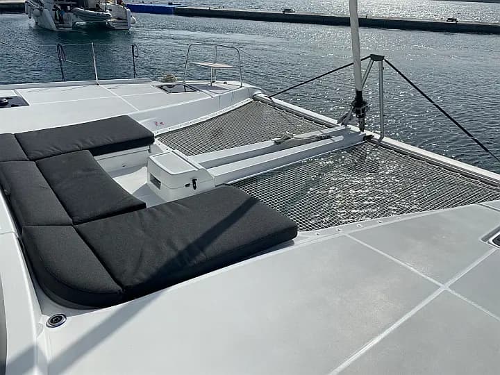 Lagoon 46 in Sicily / Furnari / Marina Portorosa - Photo 4