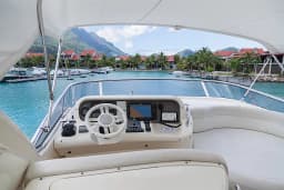 Azimut 55 in Eden Island / Mahe, Victoria / Eden Island Marina thumbnail 28