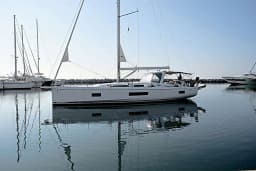 Oceanis 51.1 in Athens / Alimos Marina thumbnail 8