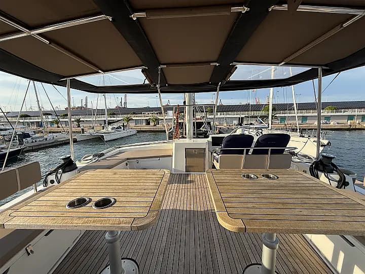 Bali 5.4 in València / Real Club Nàutic de València - Photo 5