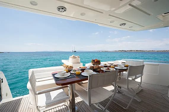 Ferretti 630 in Mykonos / Ornos bay - Photo 3