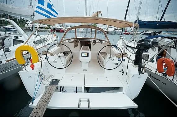 Dufour 410 Grand Large in Nikiti - Chalkidiki / Nikiti - Photo 1