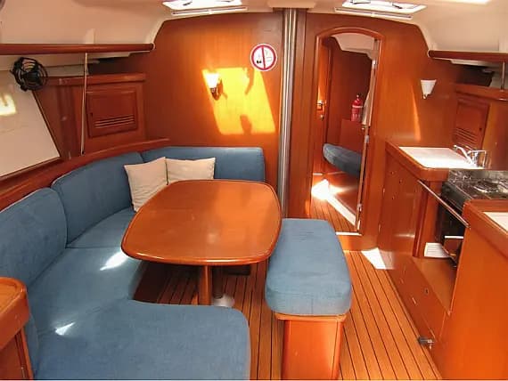 Oceanis 393 in Vinišće - Photo 3