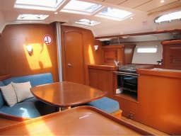 Oceanis 393 in Vinišće thumbnail 8