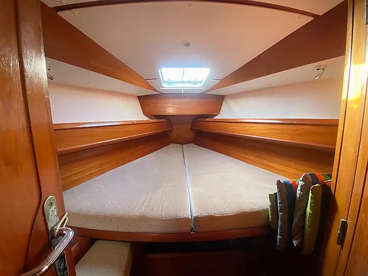 Sun Odyssey 42.2 in Punta Ala - Photo 5