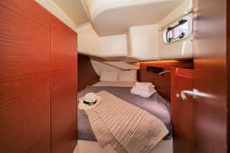 Hanse 458 in Lavrion Main Port thumbnail 13