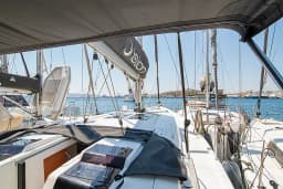 Hanse 458 in Lavrion Main Port thumbnail 8