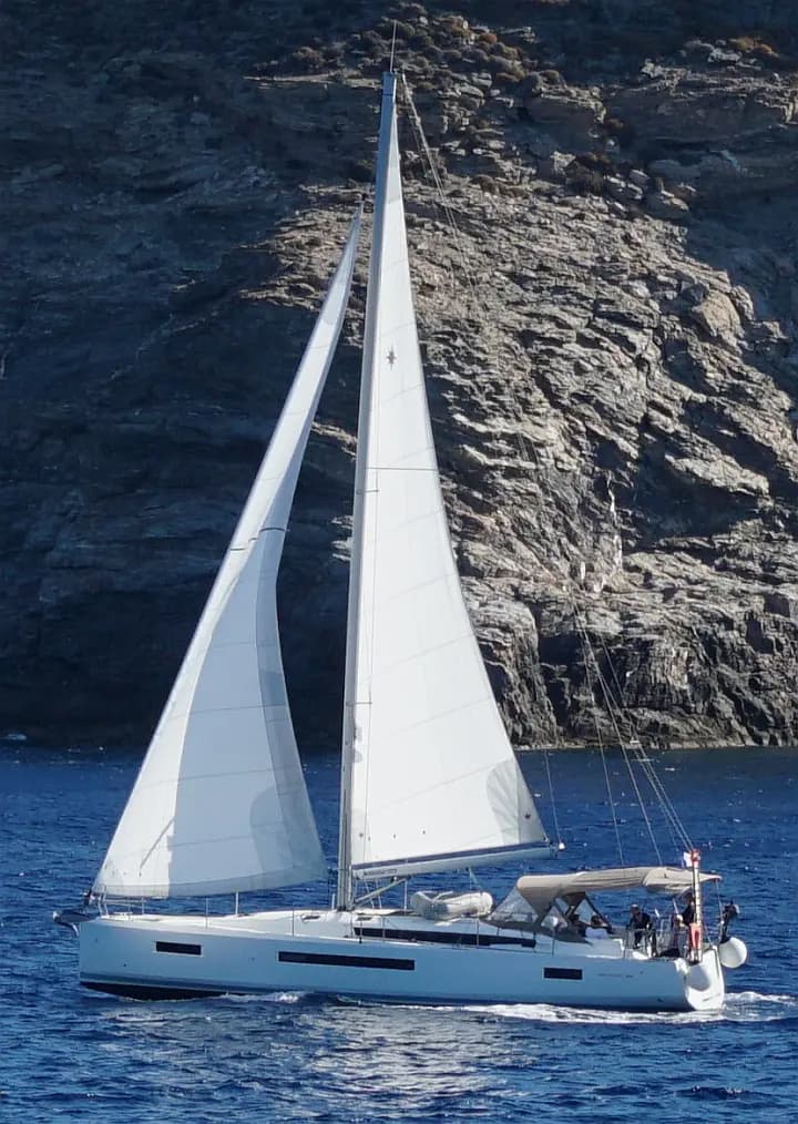Oceanis 46.1 in Athens / Alimos Marina - Photo 5