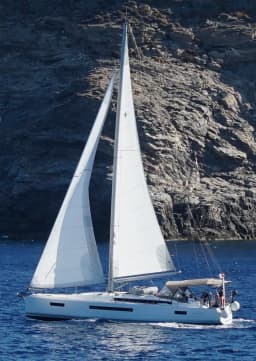 Oceanis 46.1 in Athens / Alimos Marina thumbnail 4