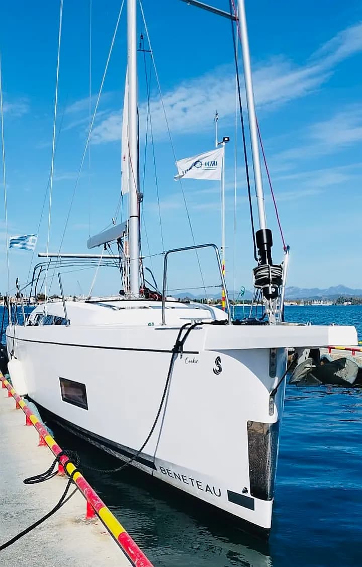 Oceanis 46.1 in Preveza Main Port - Photo 3