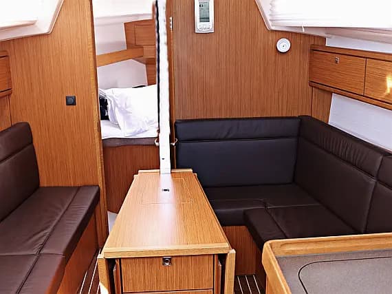 Bavaria Cruiser 33 in Sukošan / D-Marin Dalmacija Marina - Photo 3