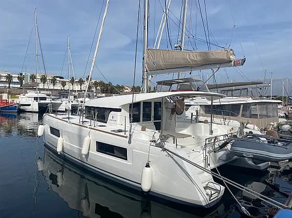 Lagoon 40 in Hyeres - Photo 1