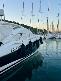 Sunseeker Portofino 53 in Rogoznica / Marina Frapa thumbnail 6