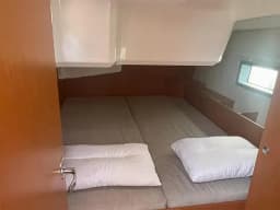 Bavaria C42 in Paros port thumbnail 7