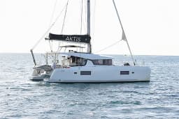 Lagoon 42 in Athens / Alimos Marina thumbnail 8