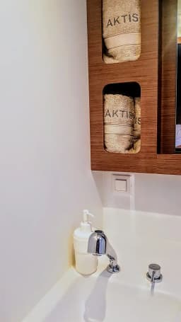 Lagoon 42 in Athens / Alimos Marina thumbnail 5