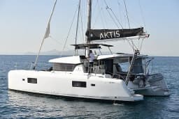 Lagoon 42 in Athens / Alimos Marina thumbnail 7