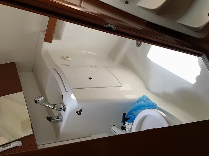 Oceanis 34 in Lefkada / Port of Lefkas - Photo 5