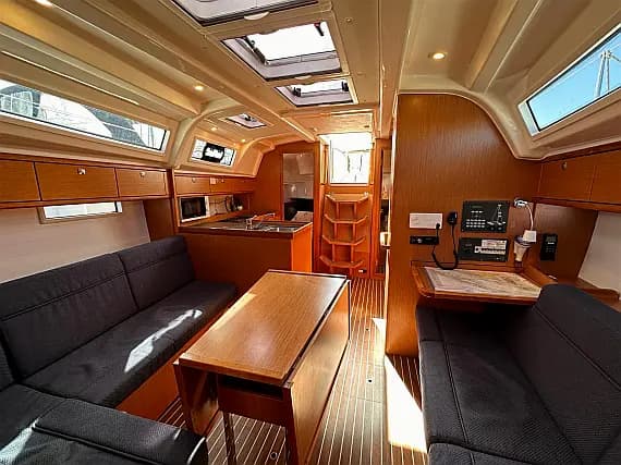 Bavaria Cruiser 37 in Sukošan / D-Marin Dalmacija Marina - Photo 3