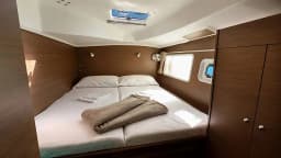 Lagoon 380 in Vibo Marina thumbnail 7