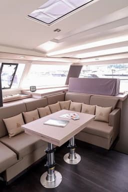 Astréa 42 in Castellammare di Stabia / Marina di Stabia thumbnail 13