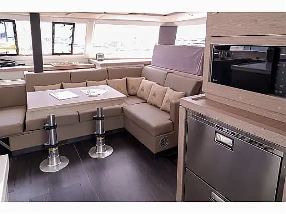 Astréa 42 in Castellammare di Stabia / Marina di Stabia - Photo 3