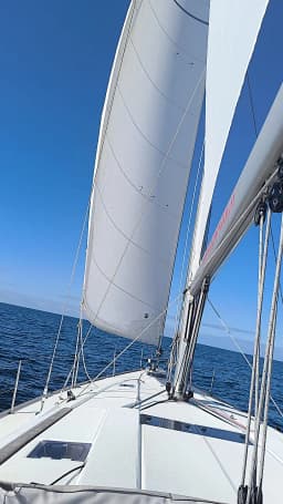 Sun Odyssey 519 in Sitges - Barcelona / Port d'Aiguadolç thumbnail 6