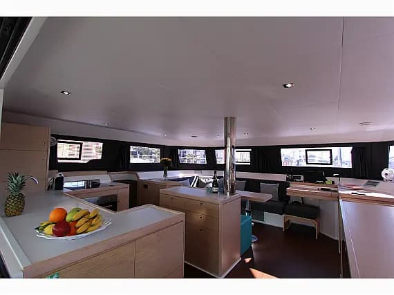 Dufour Catamaran 48 in Castiglioncello / Marina Cala de' Medici - Photo 2