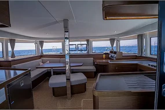 Lagoon 42 in Athens / Alimos Marina - Photo 3