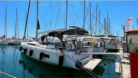Oceanis 51.1 in Athens / Alimos Marina - Photo 1