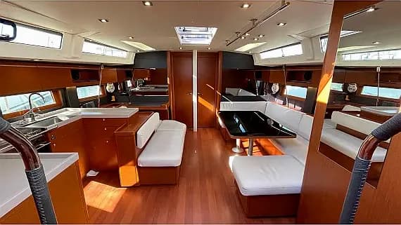 Oceanis 51.1 in Athens / Alimos Marina - Photo 3