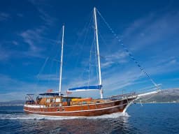 Gulet in Stobreč Port thumbnail 17