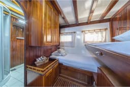 Gulet in Stobreč Port thumbnail 43