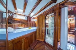 Gulet in Stobreč Port thumbnail 49